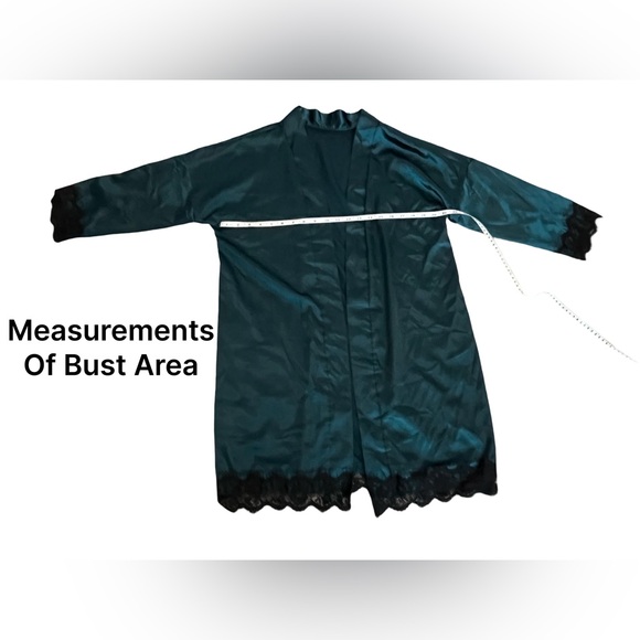 Elegant Forest Green and Lace Trim Kimono Robe. Size Large. Good Condition. - Picture 6 of 6